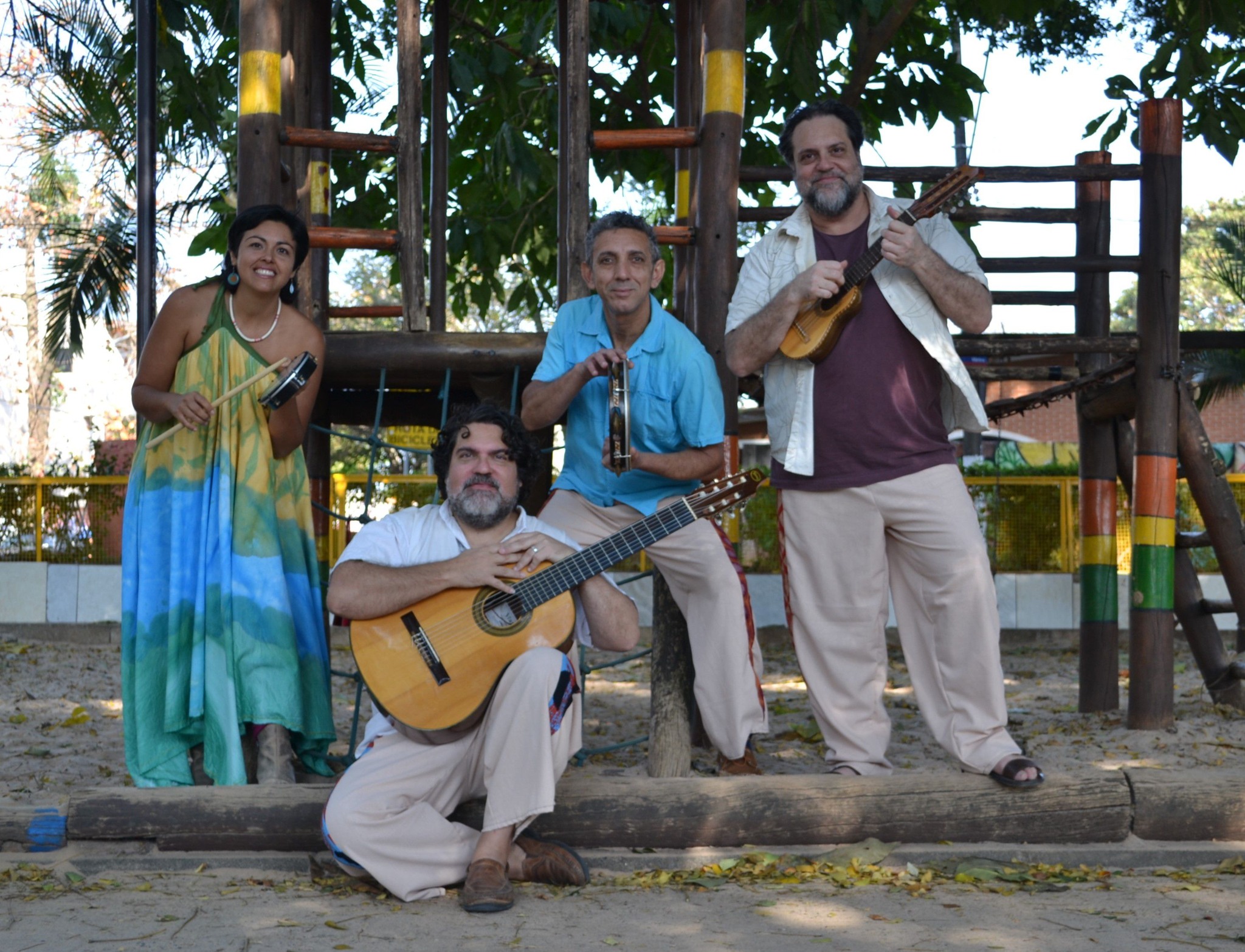 Roda de Samba do QCV e Banda no STOUT
