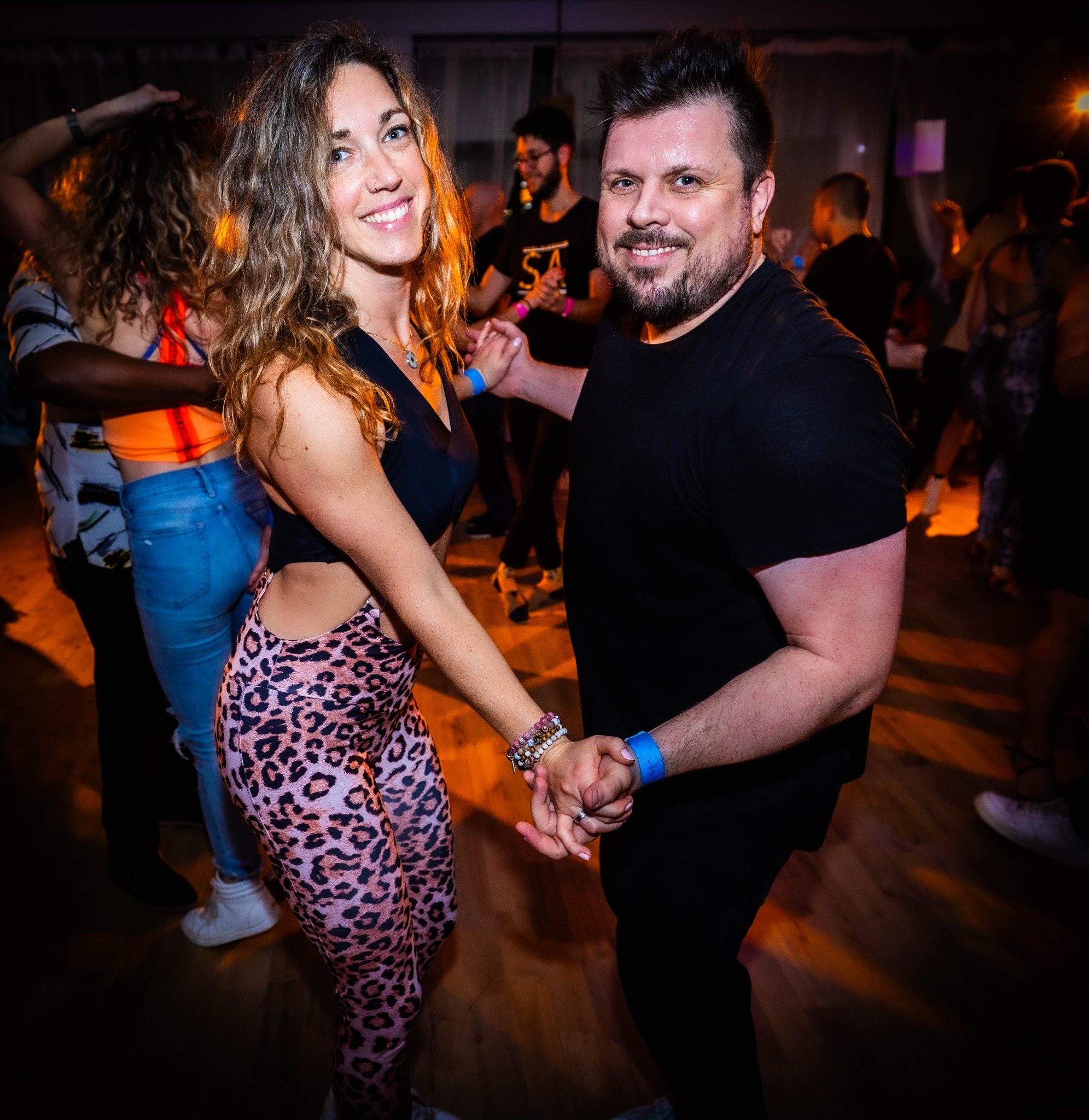 PARTY DE LA REINE 2 Salles & Djs invités Lendemain fériée