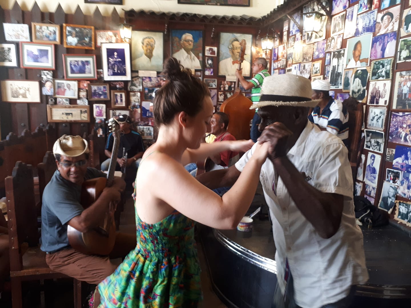 GUARACHANDO CUBAN DANCE SCHOOL