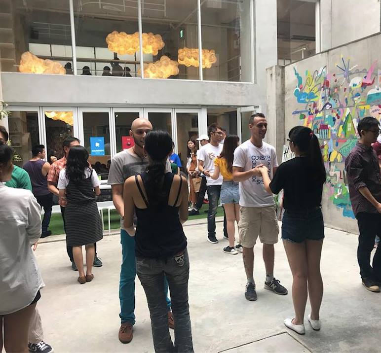 3 3星期天跟Hola還有SENSEN老師一起到众樂Lab跳Kizomba Bachata以及認識外國朋友玩桌遊