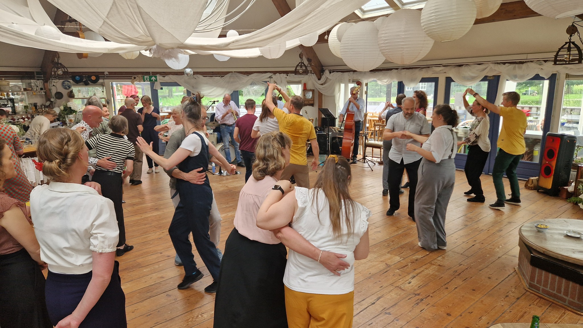 Social dance - rock 'n roll & lindy hop