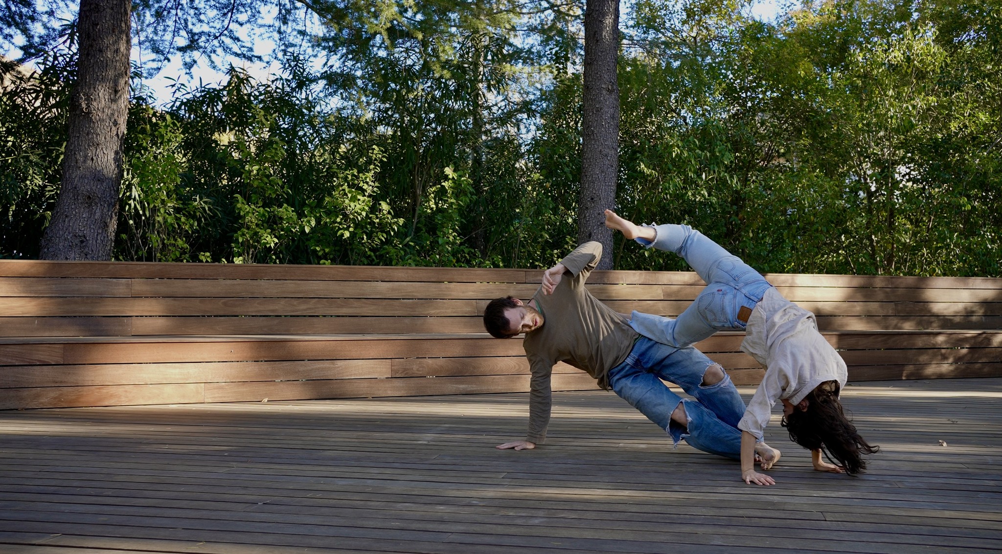 Non Traditional Contemporary Dance Partnering: Weight, Reciprocity, and Ease.