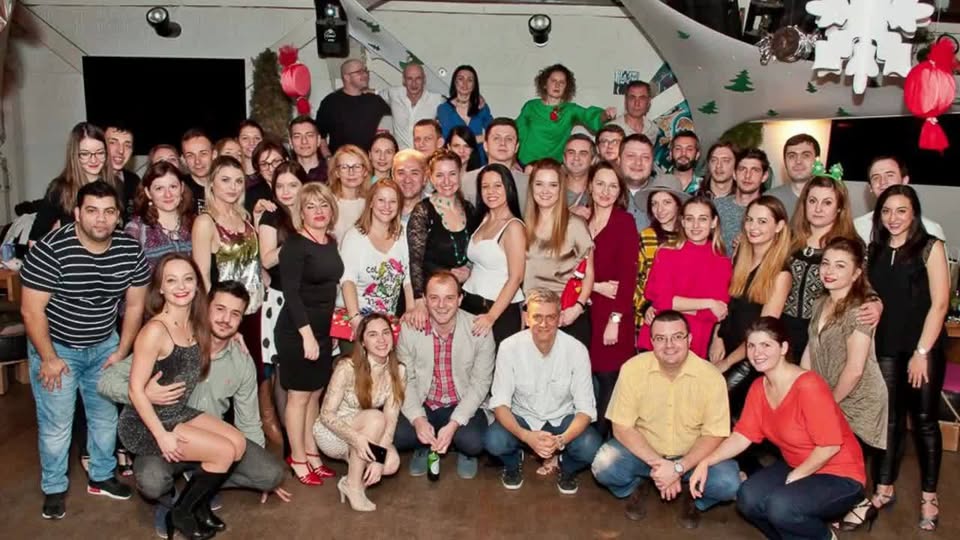 Învață să dansezi Salsa și Bachata!