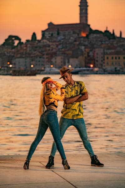 Dominican Bachata workshop with Gaby & Estefy (Spain) Online