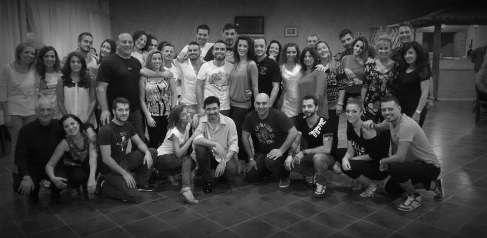 DOMINGO SALSERISSIMO BAILANDO KIZOMBANDO E RUEDANDO !!!