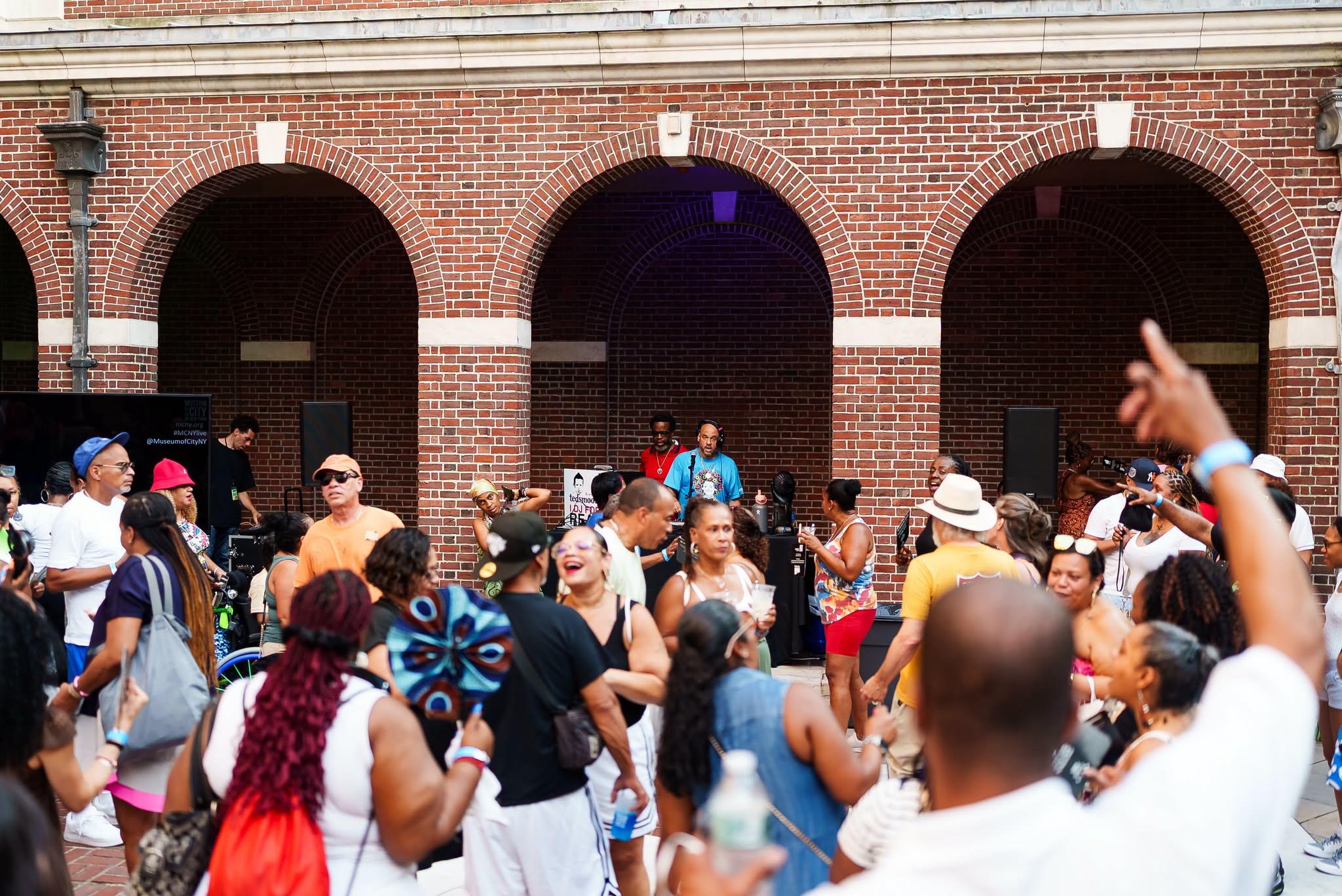 Uptown Bounce: House x Disco