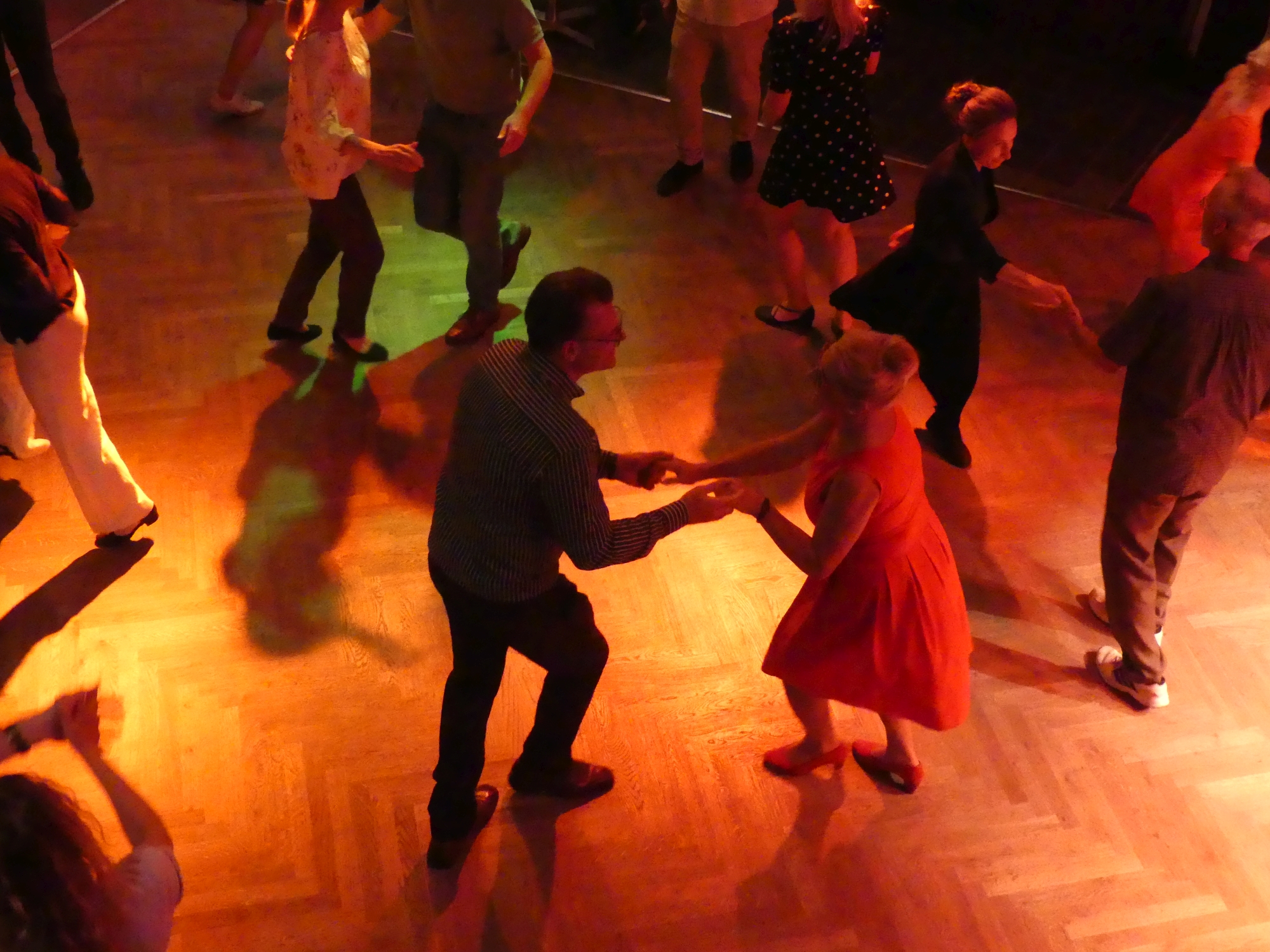 SHINY´S BALLROOM - LOLA SWINGT!