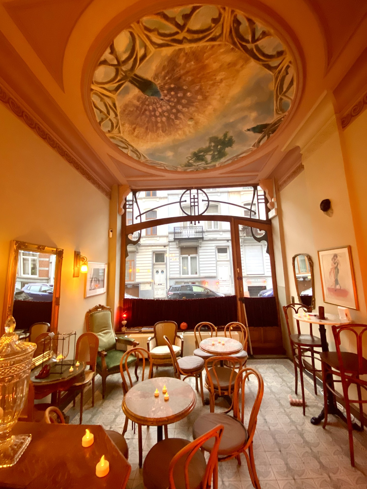 FRIDAYS 16 & 23 Patio "Art Nouveau" at 77 rue d'Albanie!