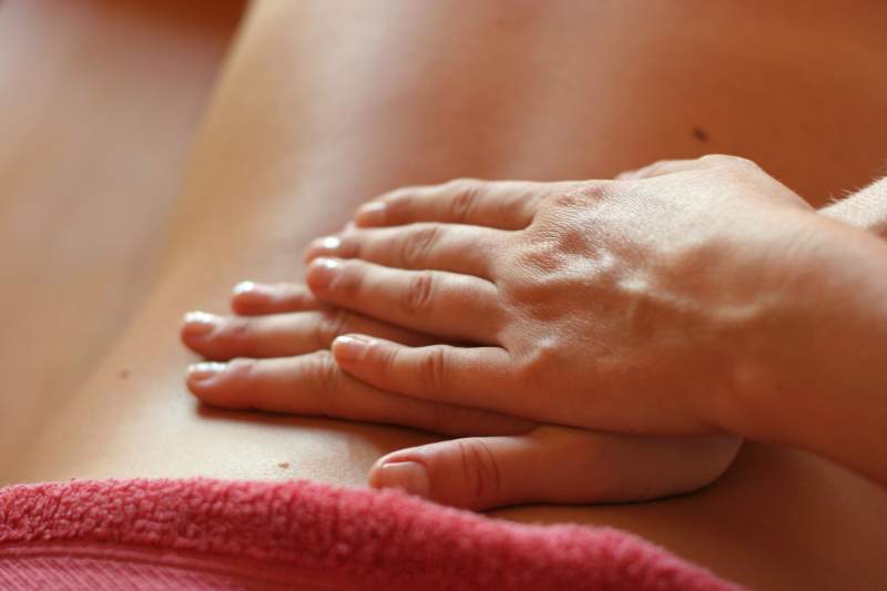 In Kontakt gehen & Tantra Massage Intro + Ecstatic Dance