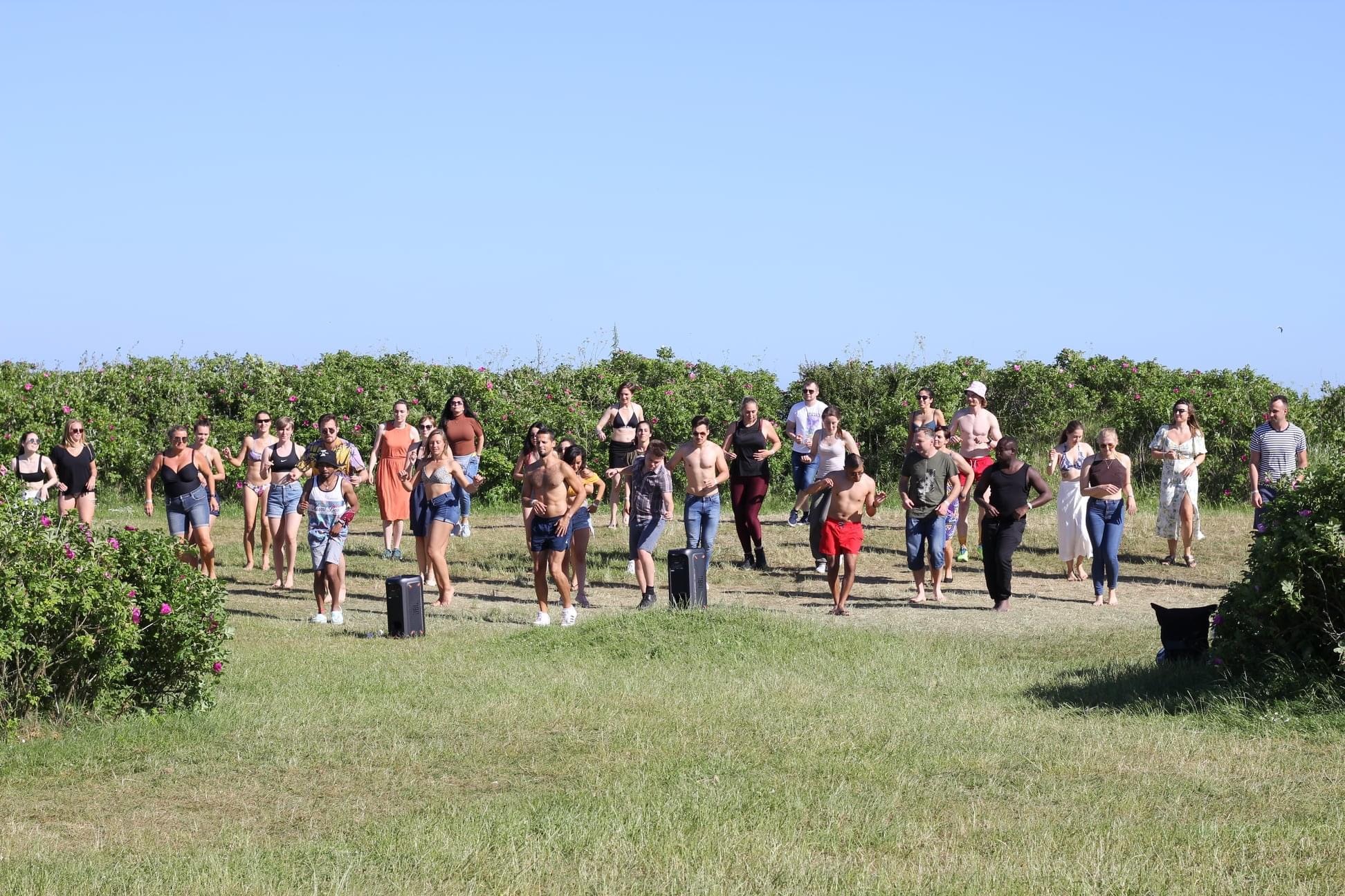 Beach, BBq & dancing