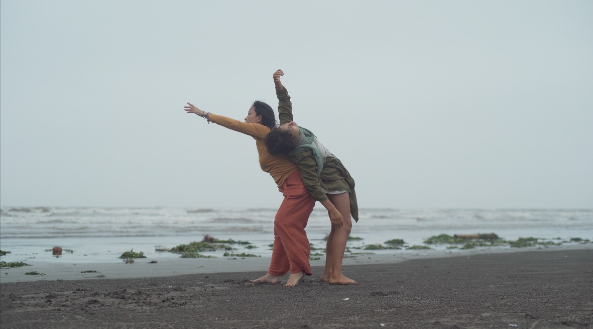 La sabiduría del cuerpo en movimiento - Intensivo de contact improvisación en el Teatro Cenit