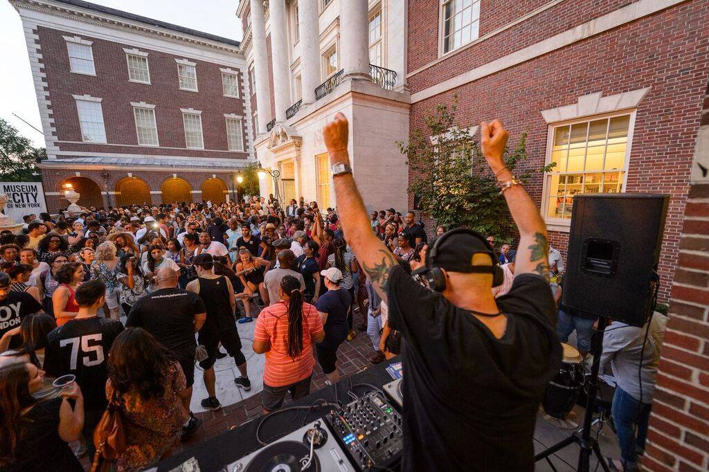 Uptown Bounce: Rhythm & Power