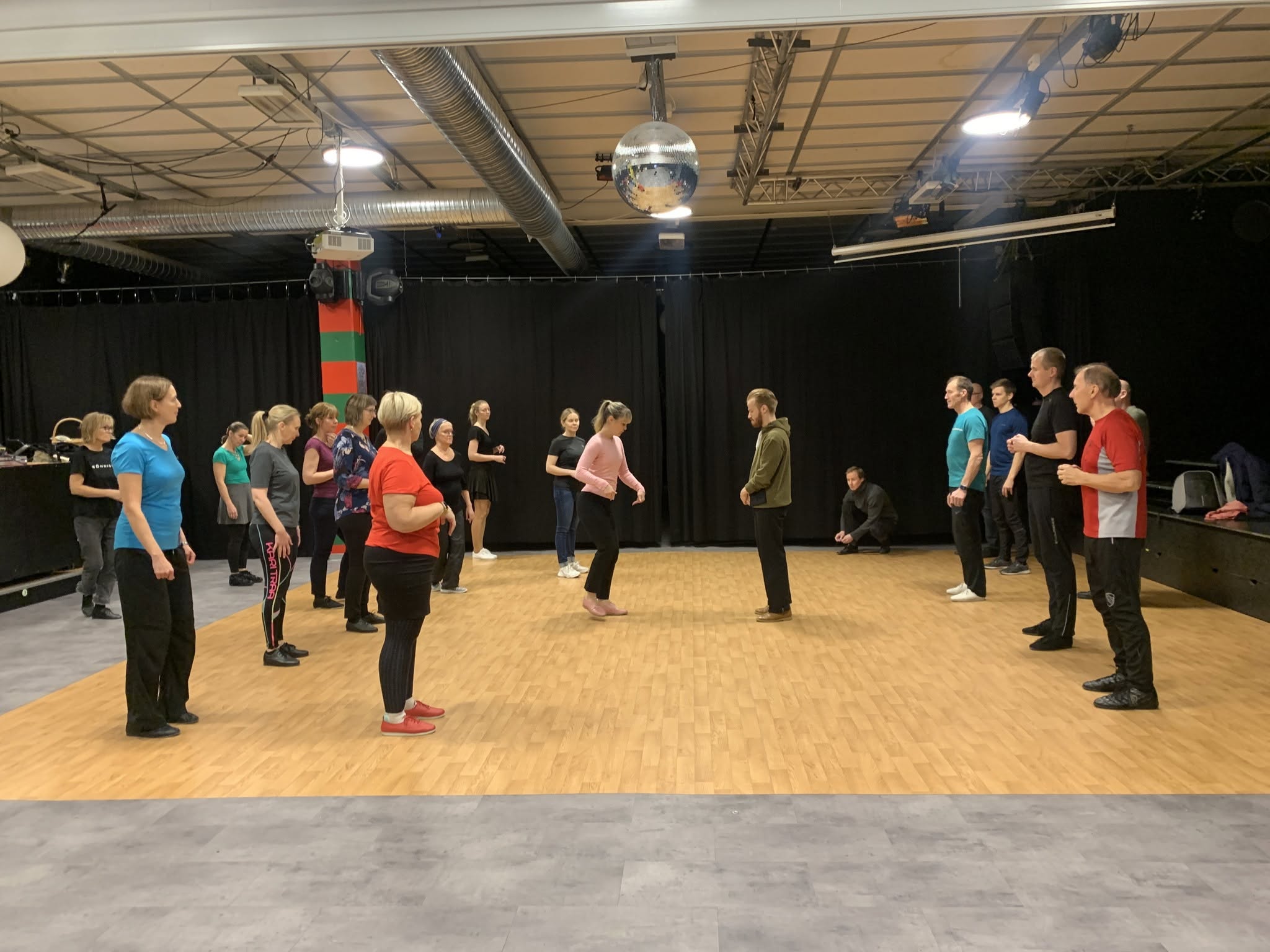 GRUNNKURS FOLKESWING 4 TAKTER