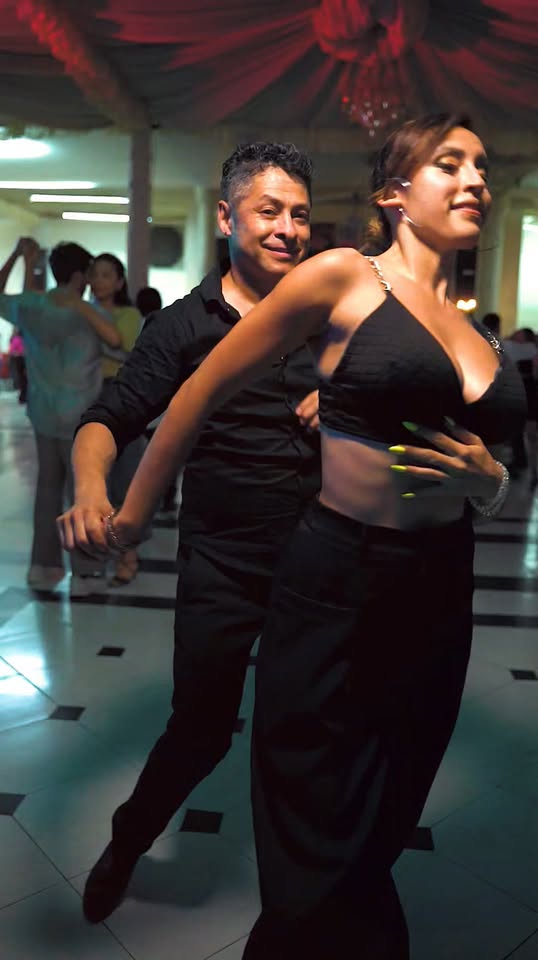 Salsa Romántica ❤️ viernes 26 de diciembre 8:30 pm