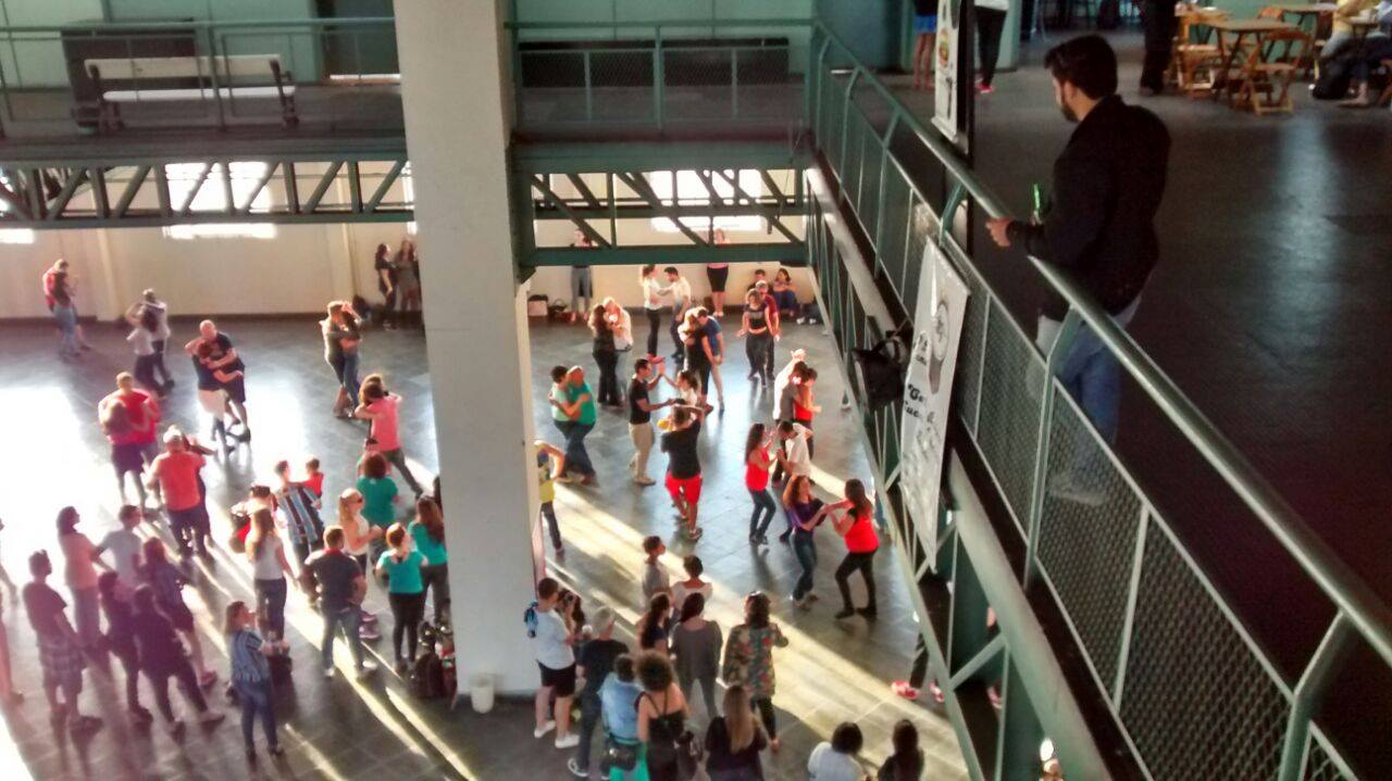 Salseando e Bachateando na Usina