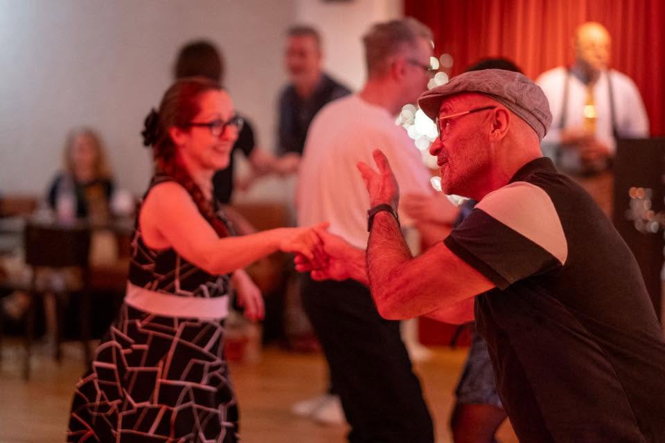 Beginner Lindy Hop