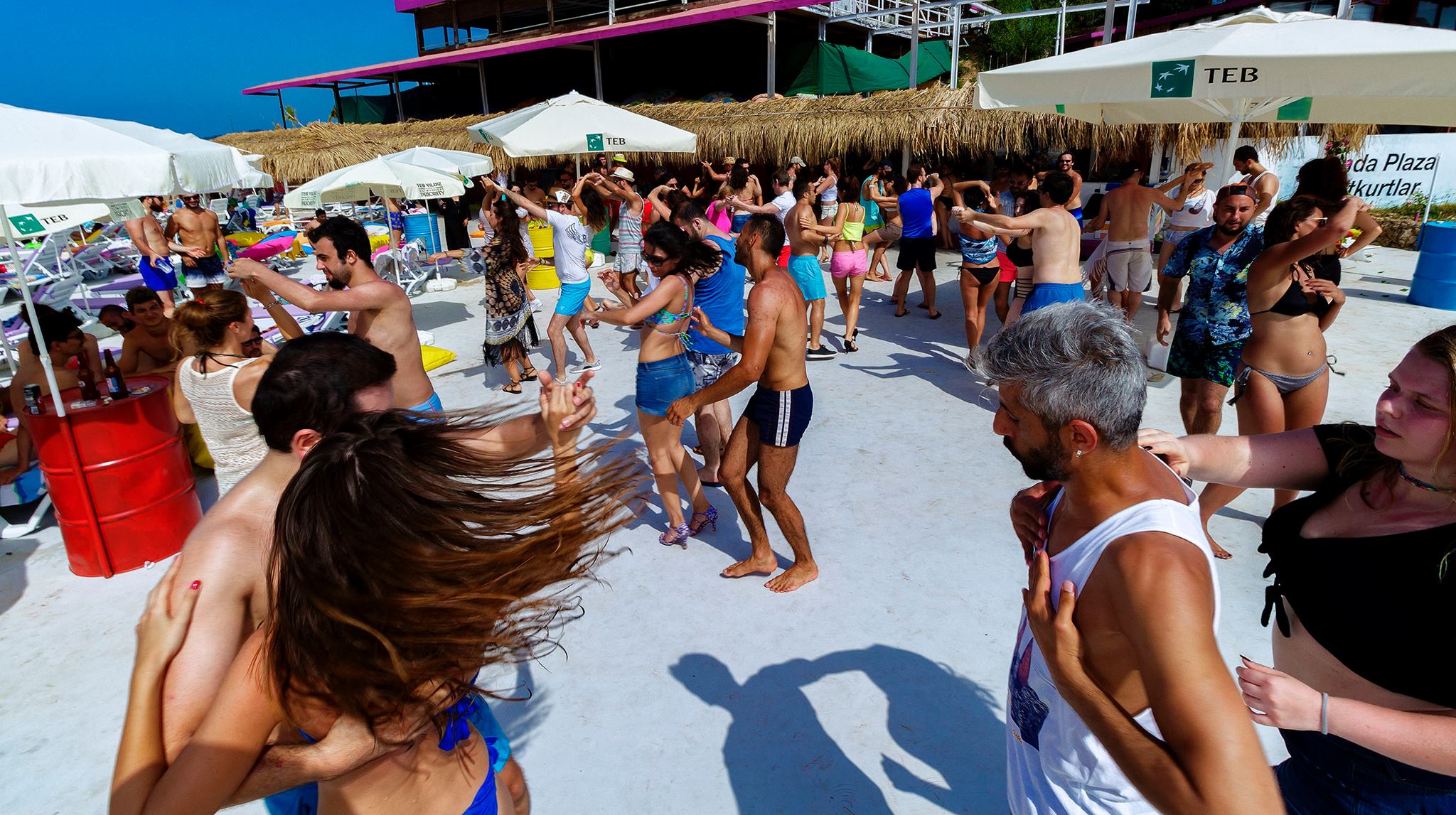 Dans, Deniz, Kum, Güneş. Sen de Gelsene @Tırmata Beach