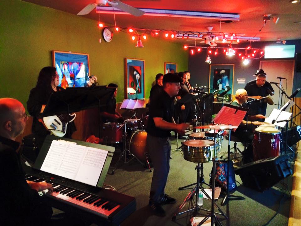 SALSA EN VIVO!!! CON RUMBA 32--SIZZLING SALSA SUNDAYS