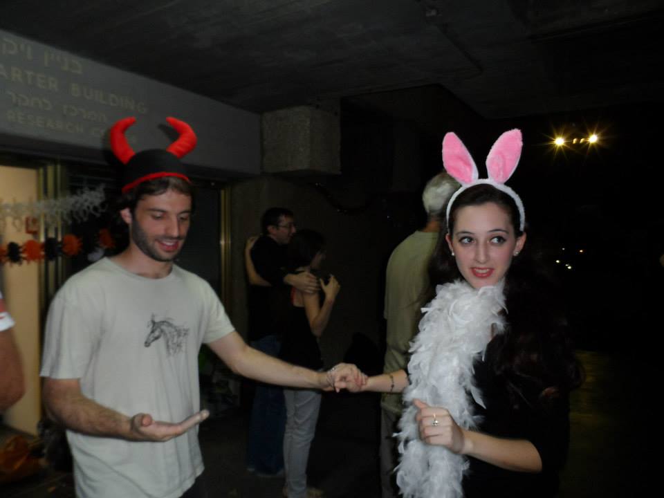 חגיגת פורים ענקית במסיבת סלסה חינם של מדיה נוצ'ה ת"א MeNTA's Free Salsa Purim Party
