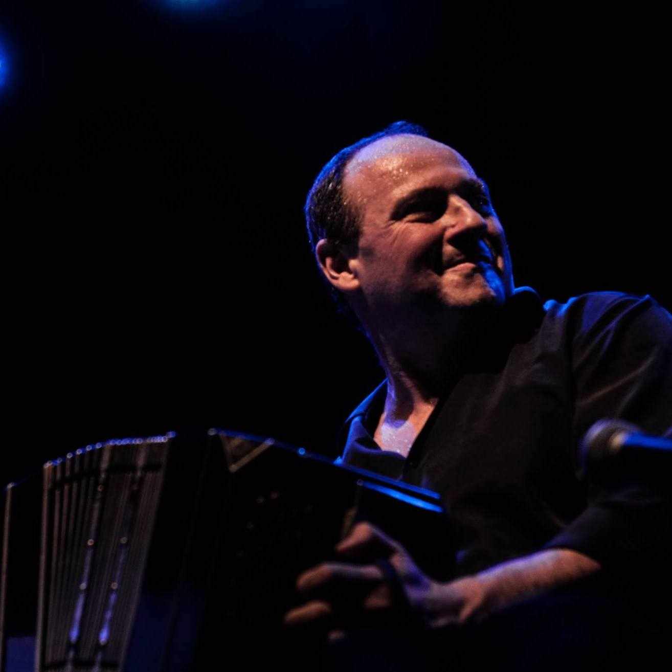 ✨ Sommarnattens Milonga på Andra Våningen - En tangoafton med livemusik på Kulturhuset Oceanen! ✨