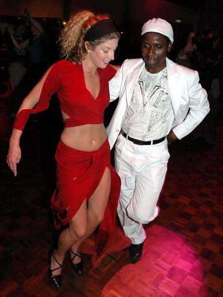 SALSA DANS CURSUSSEN NIEUWE REEKSEN STARTEN VANAF VANDAAG, MAANDAG 19 OKT. 2026, IN GENT