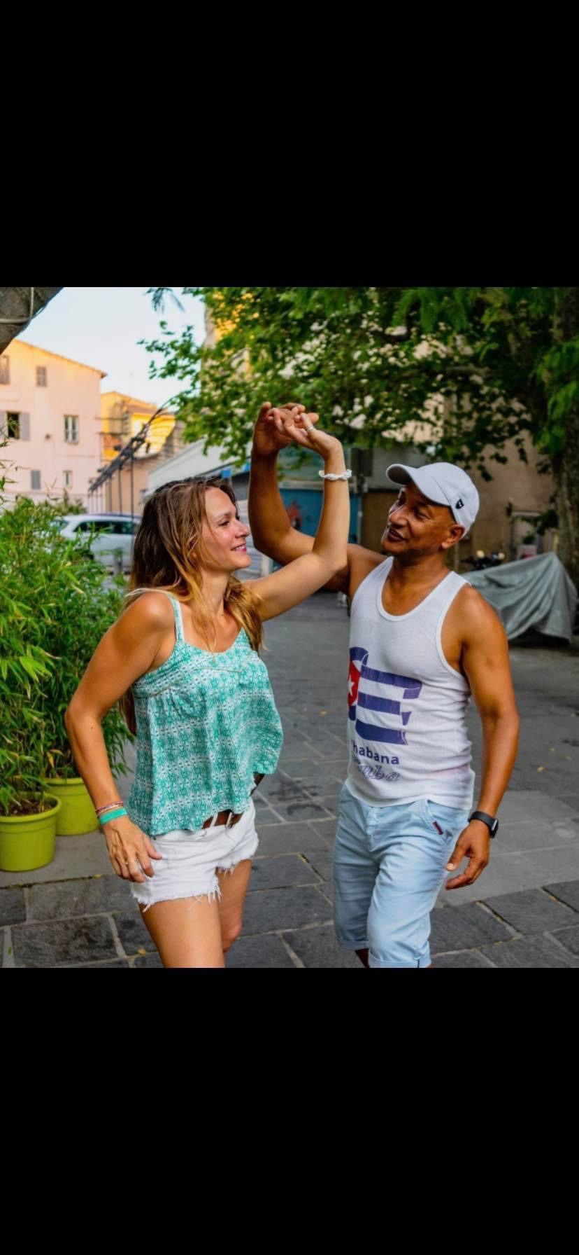 Cours de Salsa d’été tous les lundis les 2 premiers cours gratuits