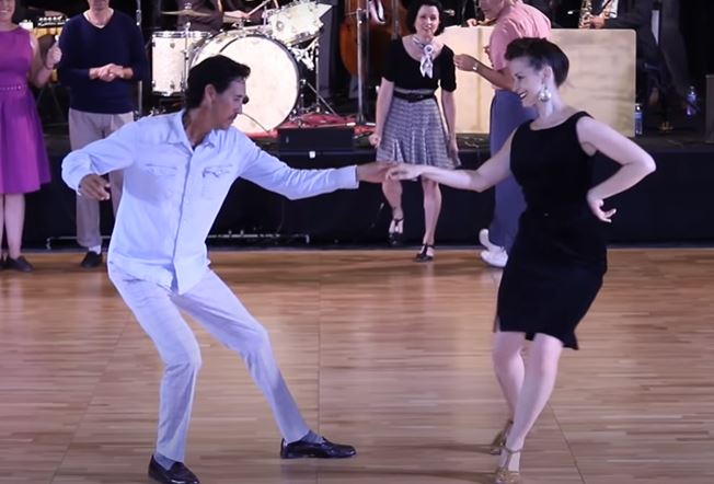 Lindy Hop Iniciació - TASTETS DE BALL