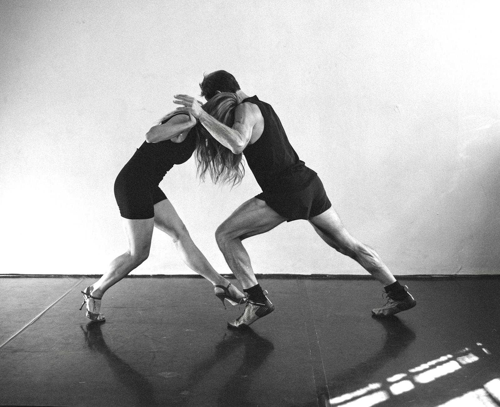Tango principles using Spirals, Contact Impro & Tai Chi elements