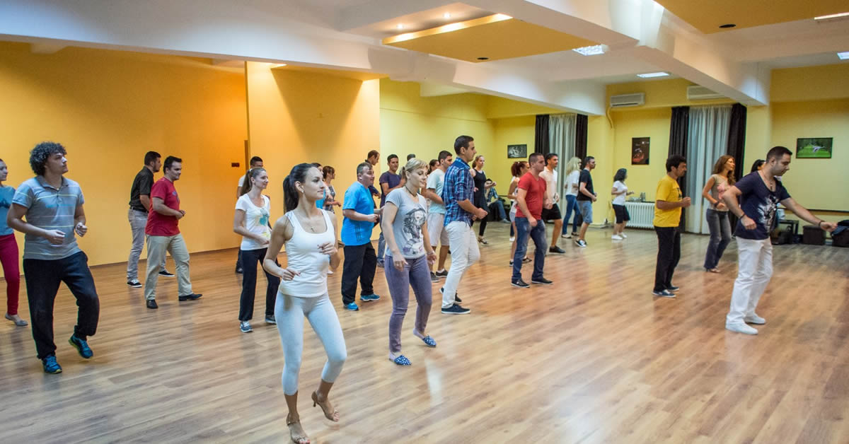 Latino Summer Mix: Salsa & Bachata si Kizomba!