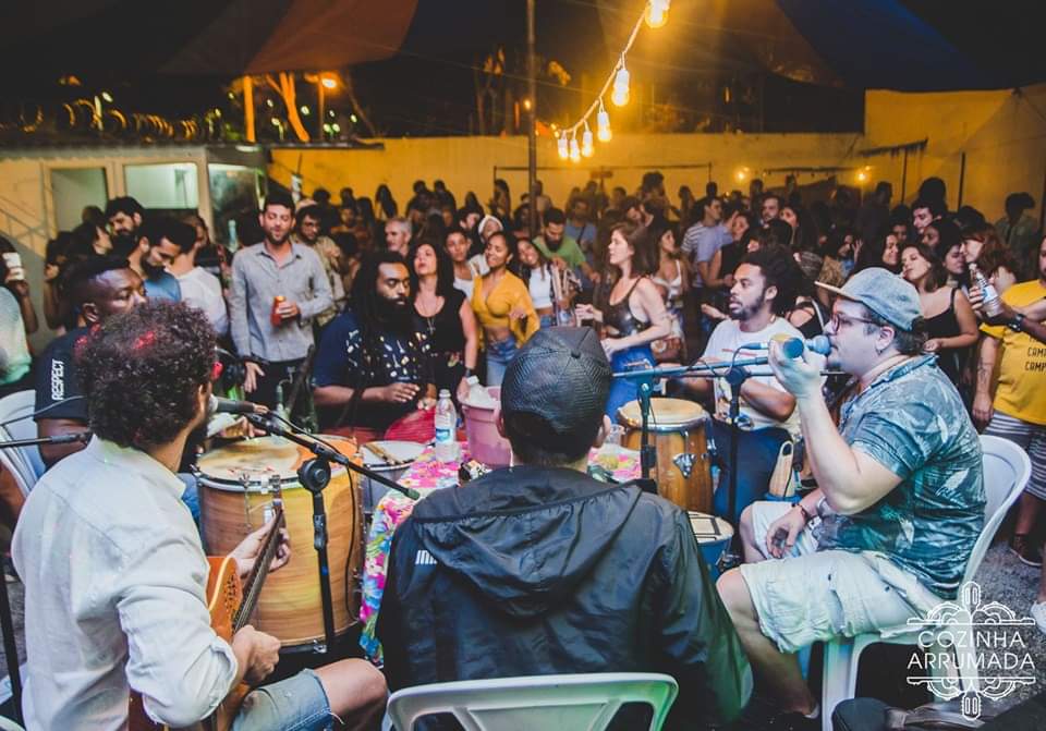 Pagode do Cozinha Arrumada na Garagem Delas - O Baile!