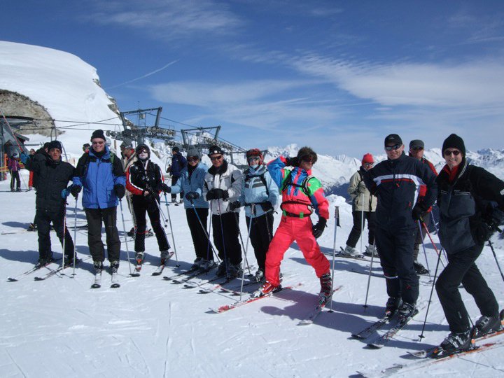 JiveSki - 2 Share Places Left + 1 Triple Room. 95 booked!