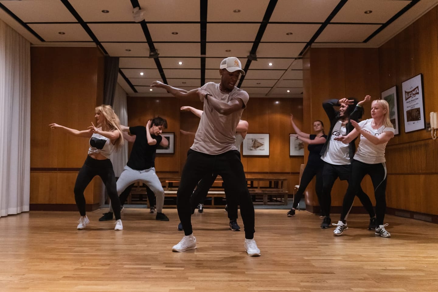 Jeden Sonntag - Reggaetón Kurs