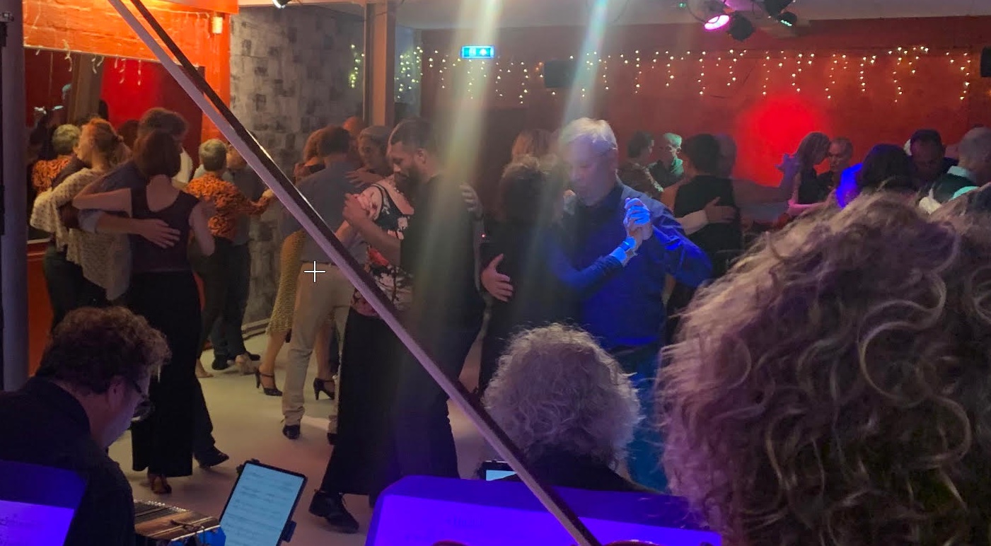 ZondagSalon met orquesta La Barra