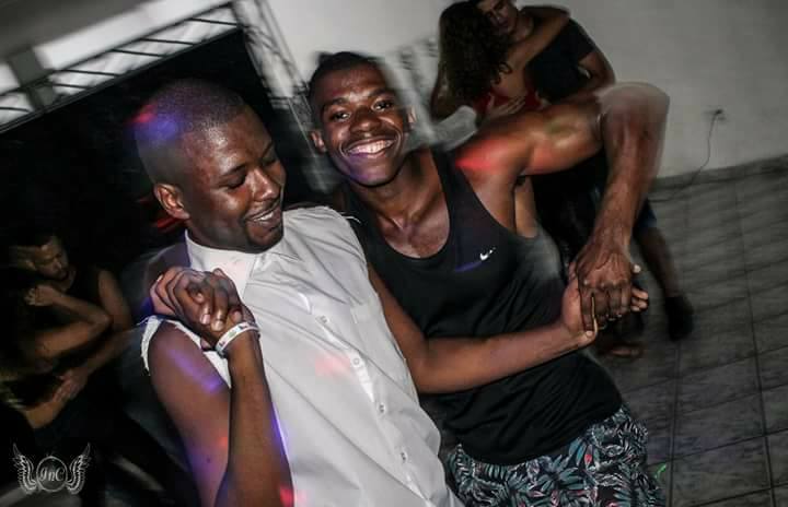 AULÃO NA GRELHA (Zouk + Kizomba)