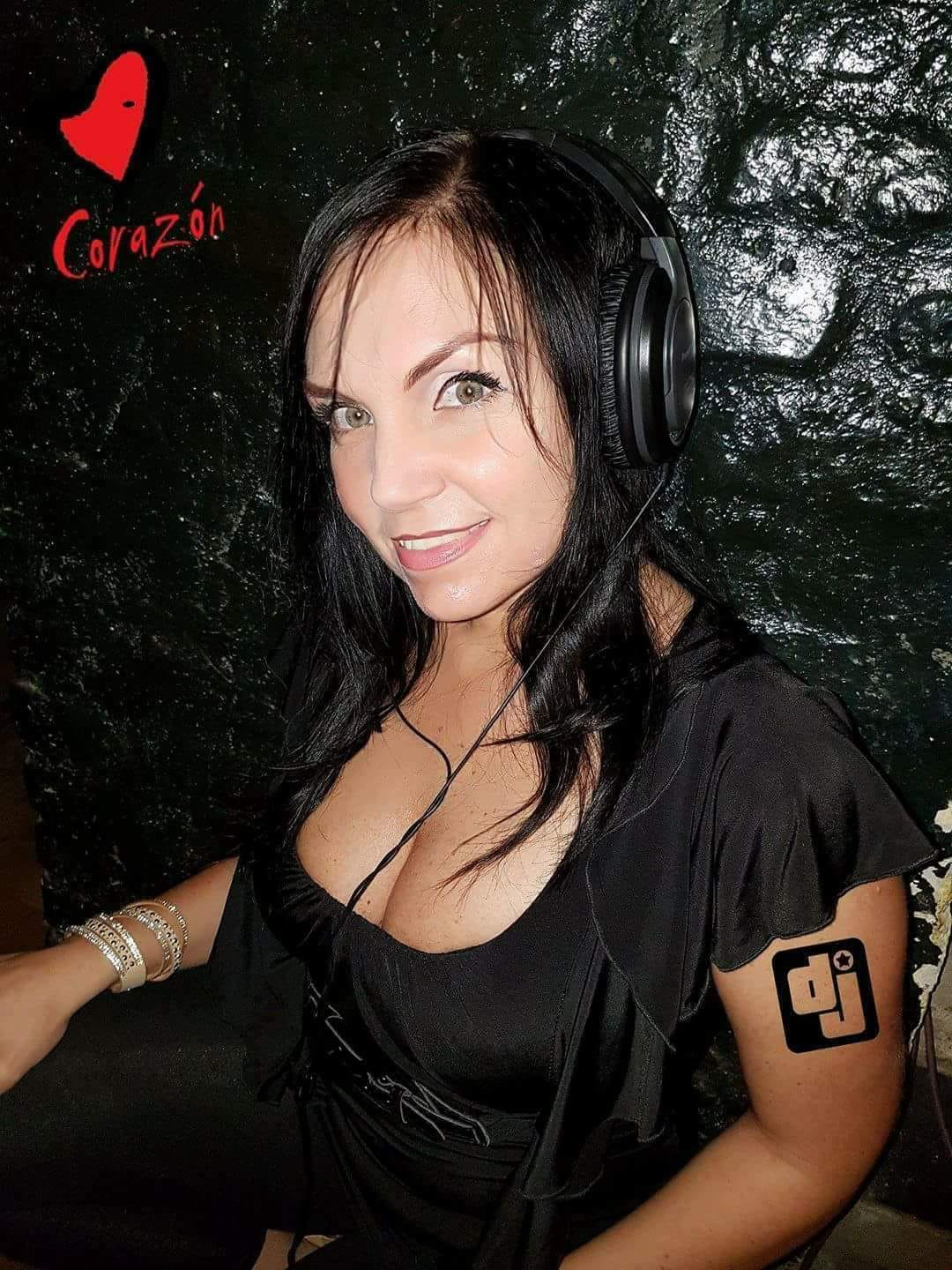 Noché Latina + Free Dance Class - DJ Corazon <3