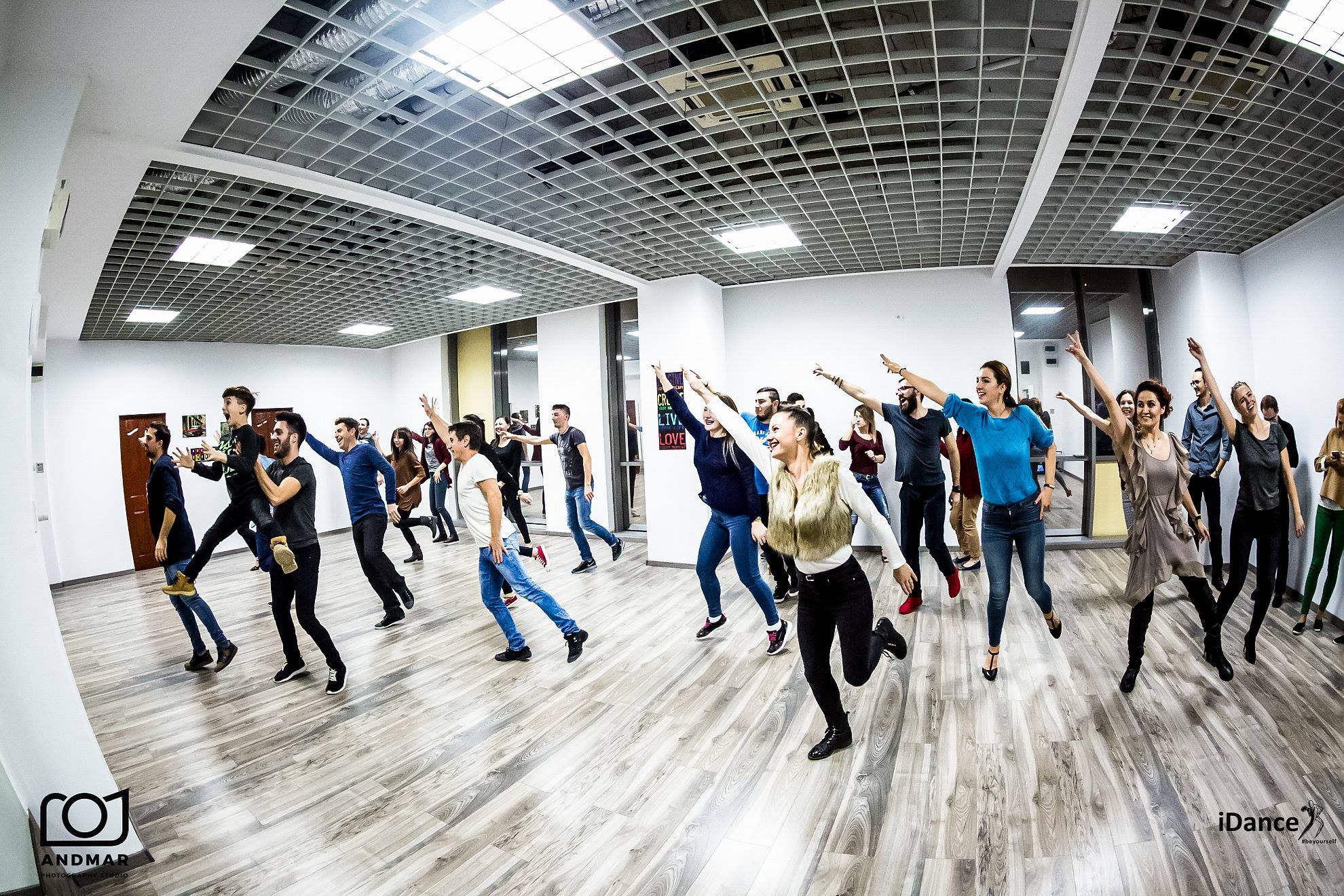 Invata Salsa, Kizomba si Bachata. Curs Demo Gratuit