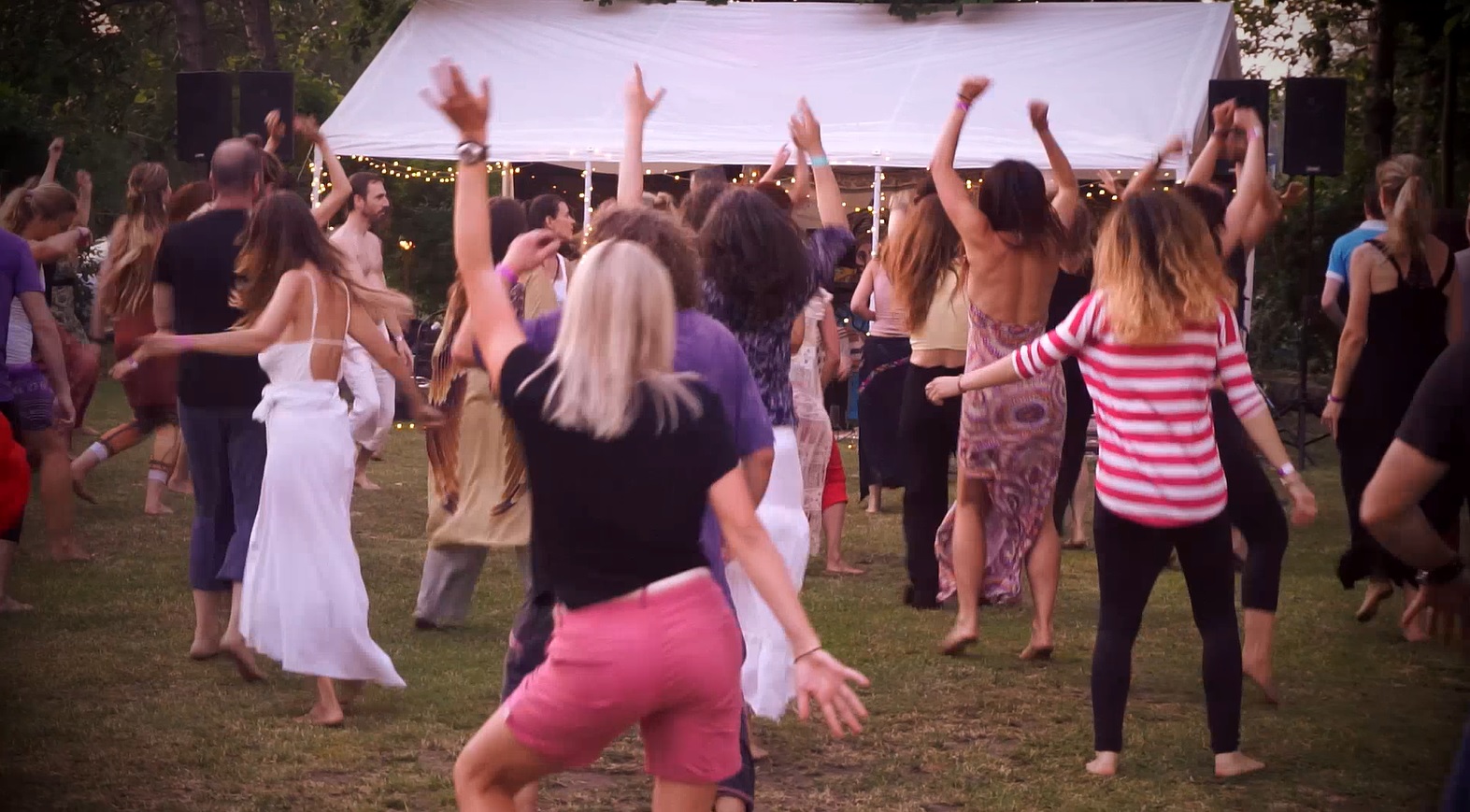 Dj Karmakaaja Ecstatic Dance na trávě