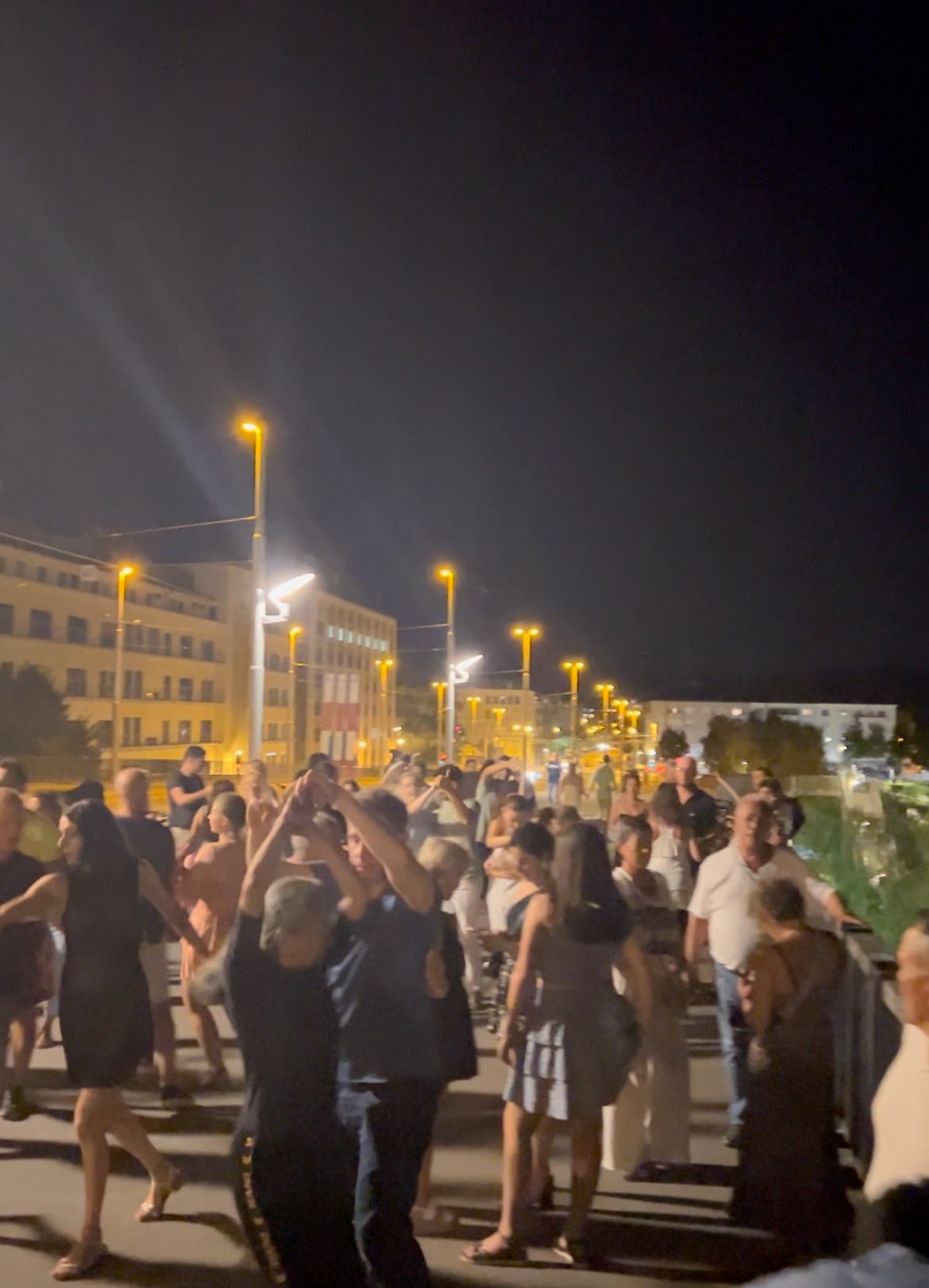 Open-Air Salsa Bachata (some Kiz)