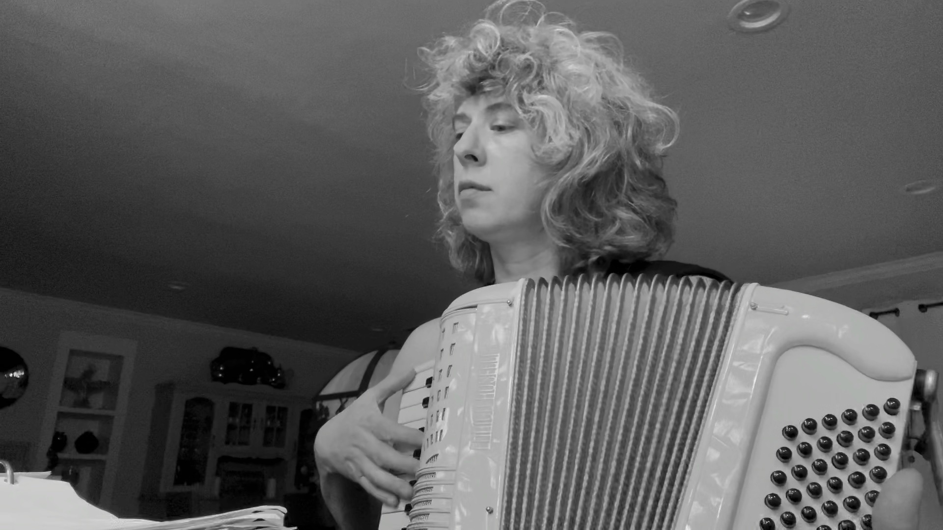 Contact Improv Jam~with live music by Izzy Goldschneider