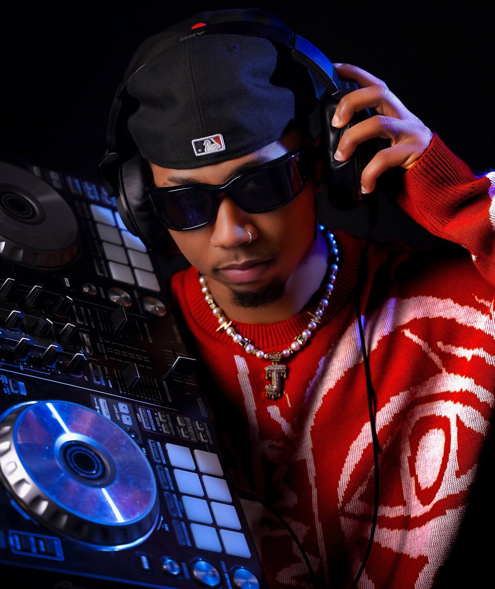 Matiné con DJ JoniSensation en El Cimarrón