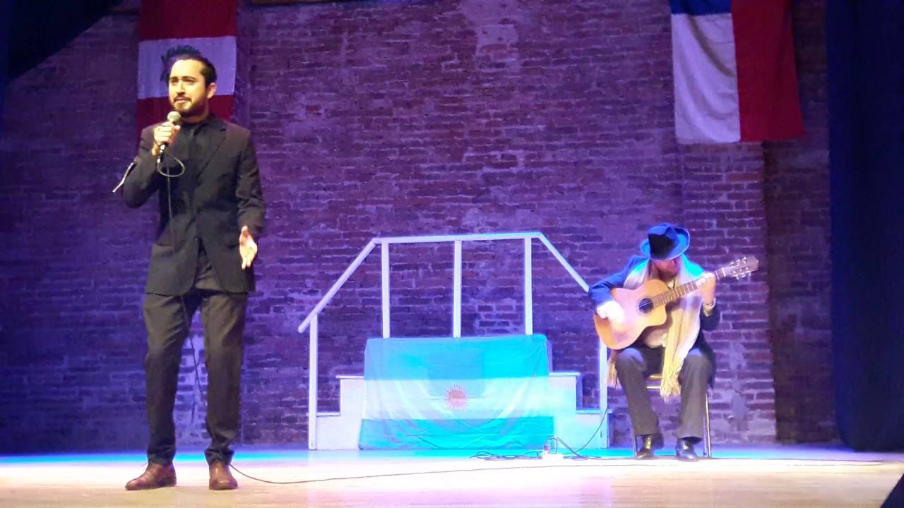 Clase de milonga con música en vivo para bailar