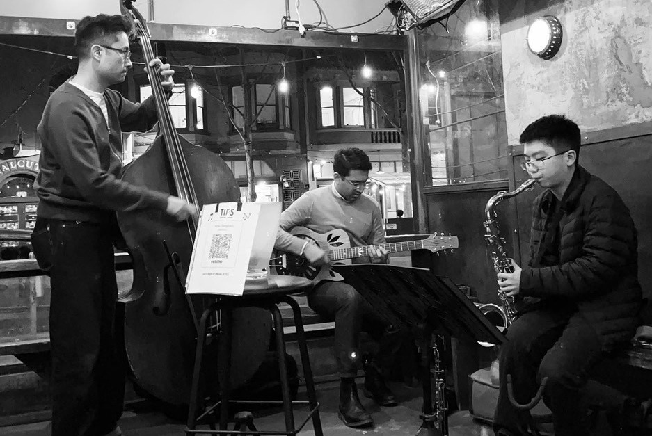 The Curiosities Jazz Band at the Woodchopper's Ball
