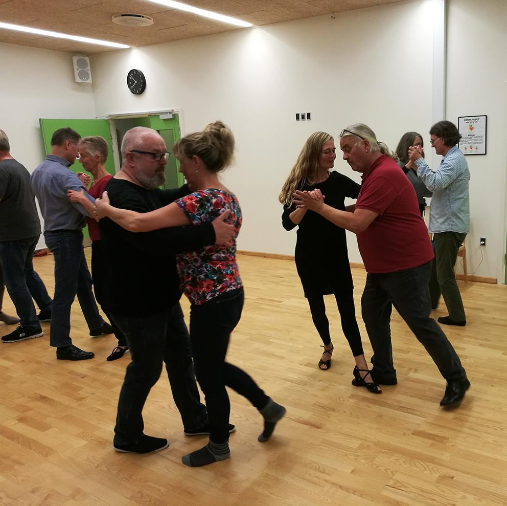 IINTRO TIL TANGO