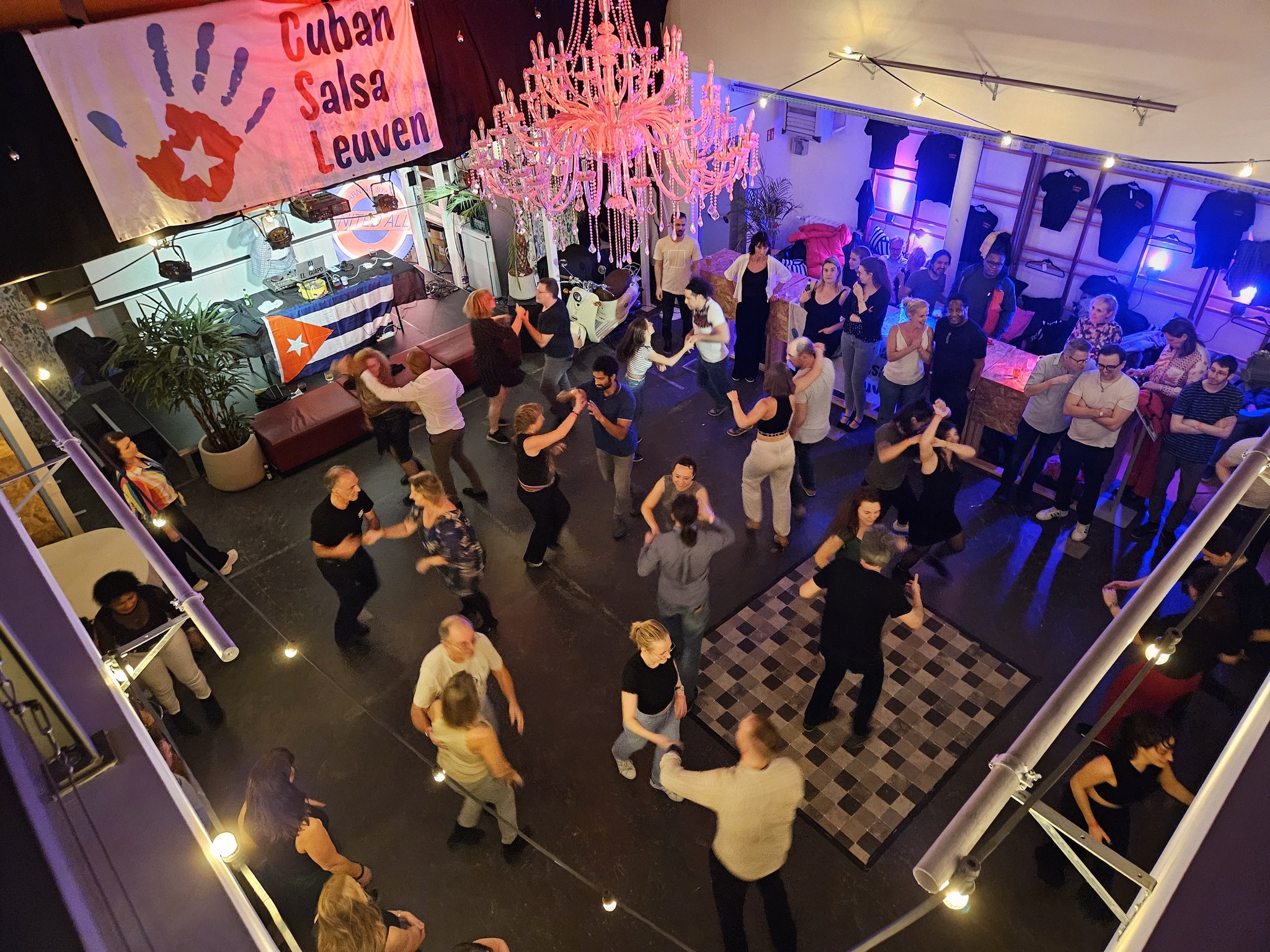 THIS SATURDAY!! Free Cuban salsa practice evening in Corso! 🥳