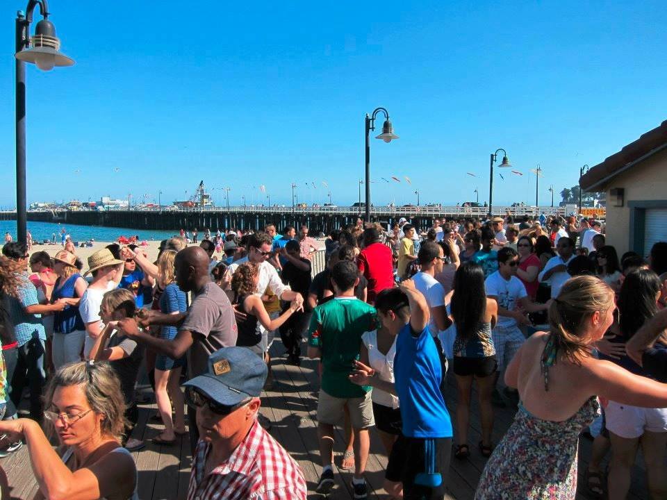 Bachata By The Sea (FREE Outdoor Dancing)