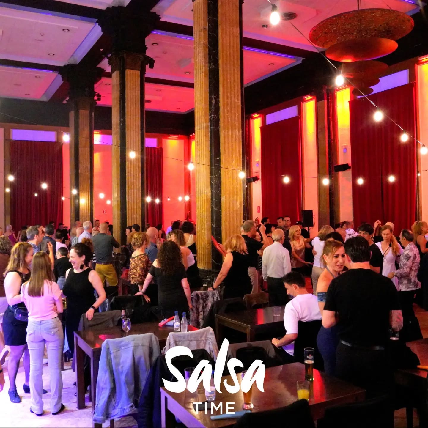 DOMINGOS de SALSA + BACHATA en ESTACION DE FRANCIA